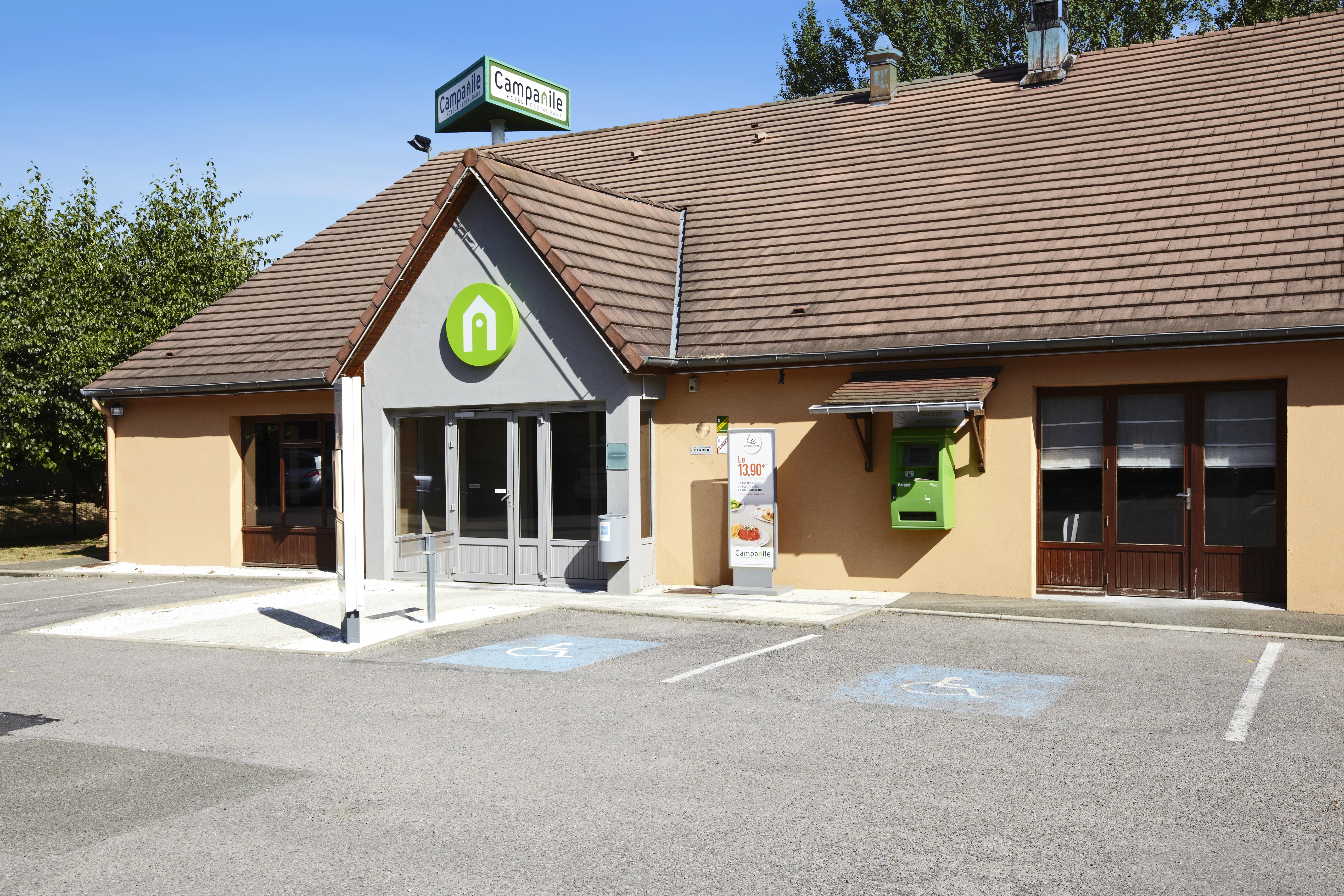 Campanile Plaisir Hotel Exterior photo