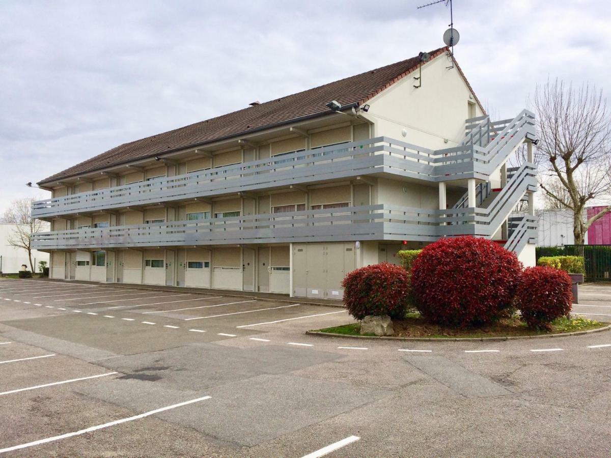 Campanile Plaisir Hotel Exterior photo