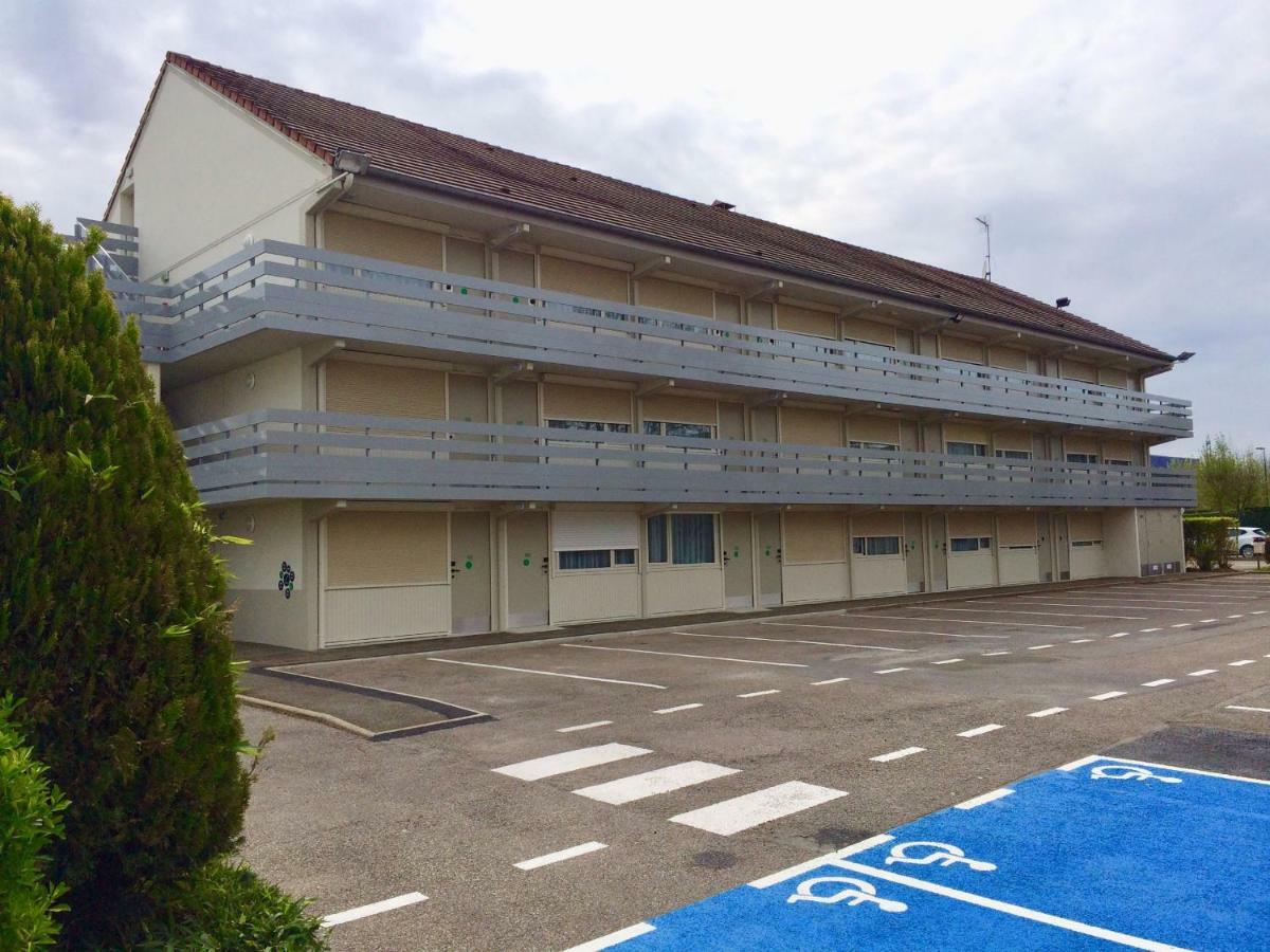 Campanile Plaisir Hotel Exterior photo